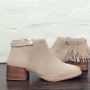 New Sol Sana ankle boots w/ removable fringe